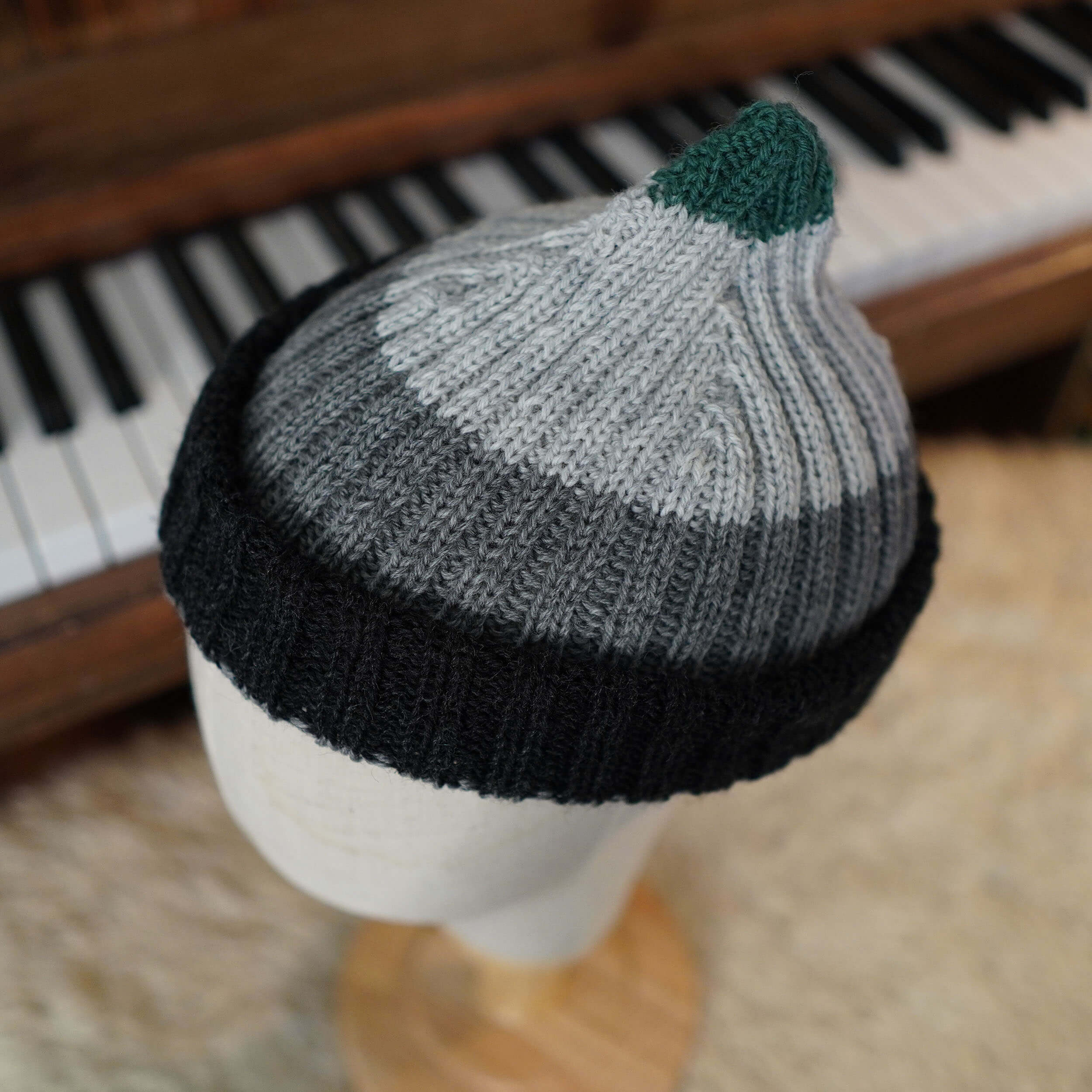 Pointy Fisherman Beanie – Norwegian Hand-Knit, Unique Colorway