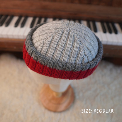The Southlander REKNIT – one-of-a-kind hand knit wool beanie in light gray, red and gray speckled (RHF01-RK29)