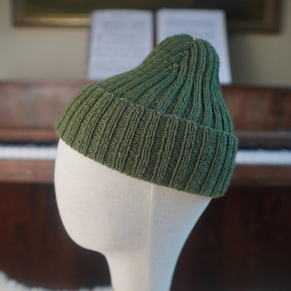 The Southlander Reknit – handgestricktes Wollmützen-Unikat in Moosgrün und Hellbeige meliert (RHF01-RK31)
