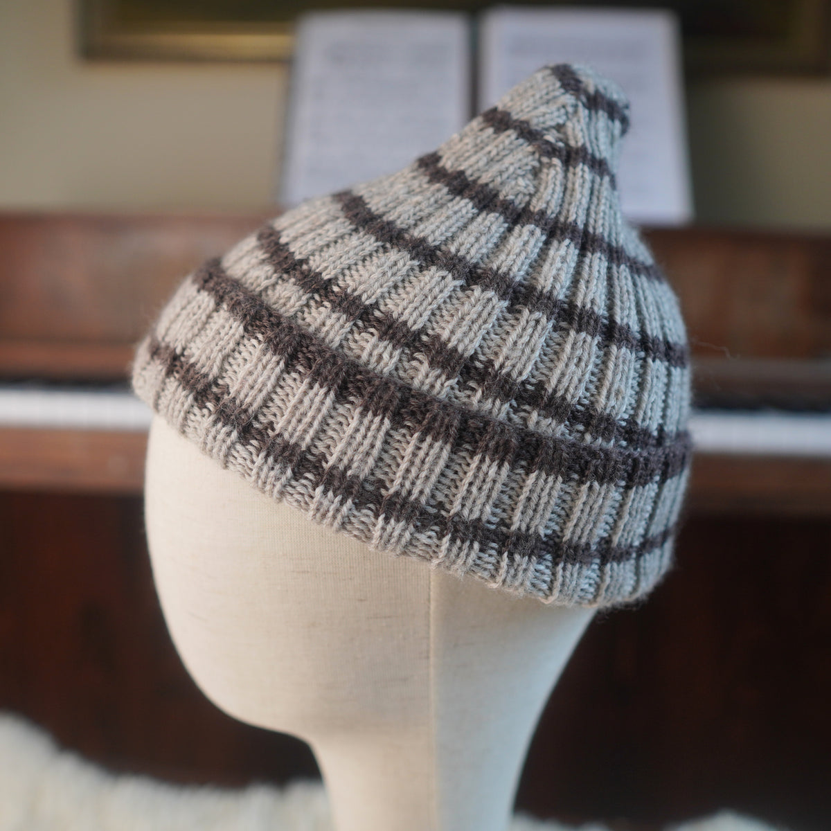 The Southlander Reknit – handgestricktes Wollmützen-Unikat in Hellbeige meliert und Nussbraun (RHF01-RK34)