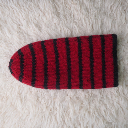 The Southlander Reknit – handgestricktes Wollmützen-Unikat in Rot und Anthrazit (RHF01-RK60)