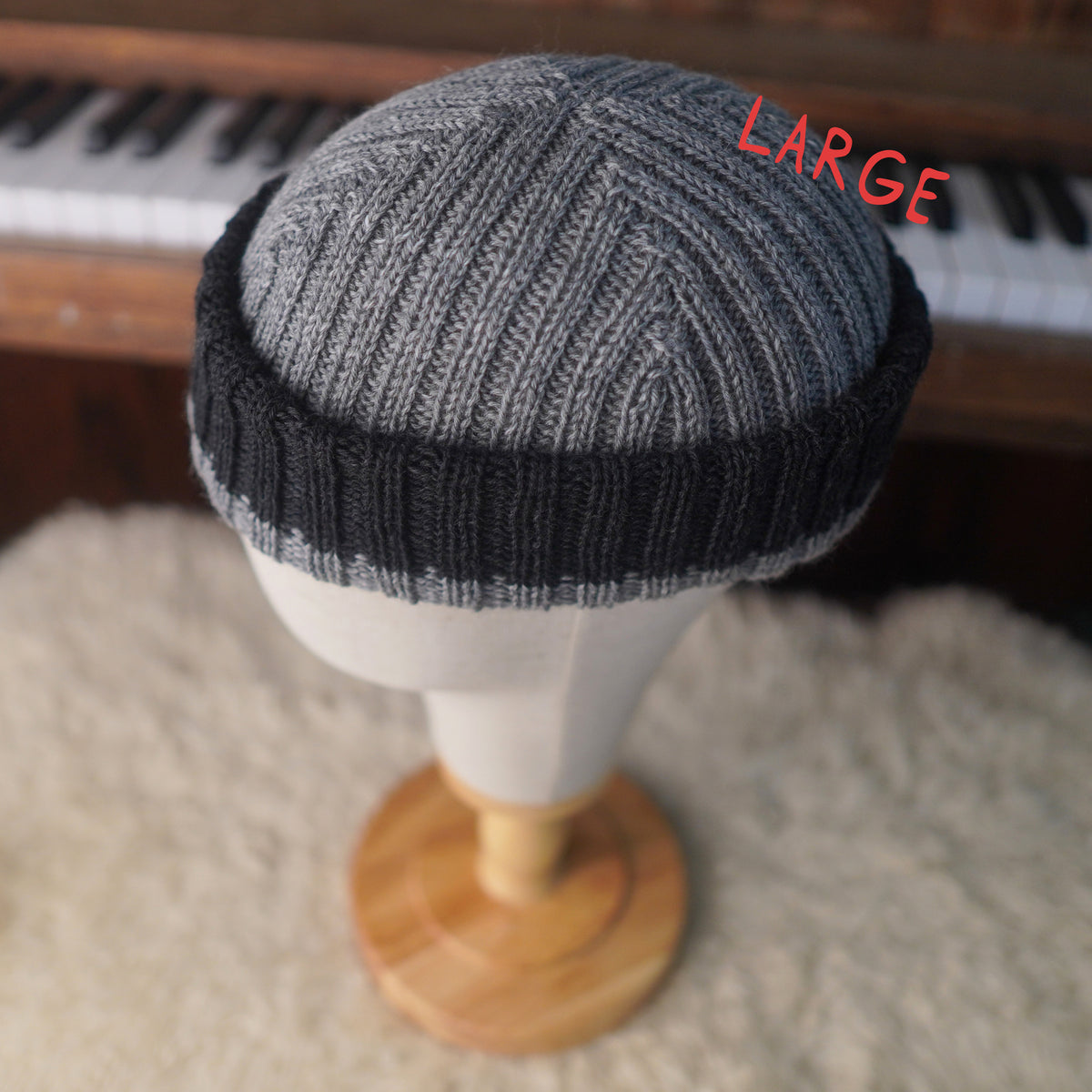 The Southlander Reknit – handgestricktes Wollmützen-Unikat in Grau meliert und Anthrazit (RHF01-RK63)