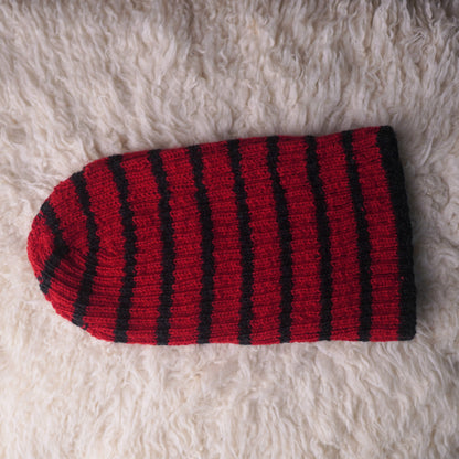 The Southlander Reknit – handgestricktes Wollmützen-Unikat in Rot und Anthrazit (RHF01-RK67)