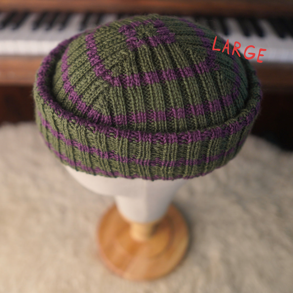 The Southlander Reknit – handgestricktes Wollmützen-Unikat in Moosgrün und Lila (RHF01-RK69)