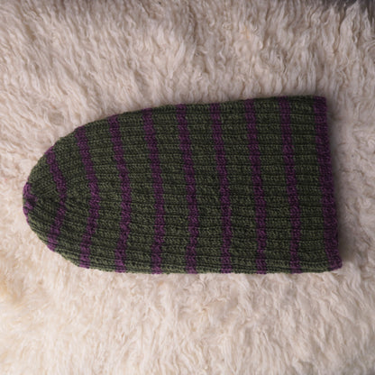 The Southlander Reknit – handgestricktes Wollmützen-Unikat in Moosgrün und Lila (RHF01-RK69)