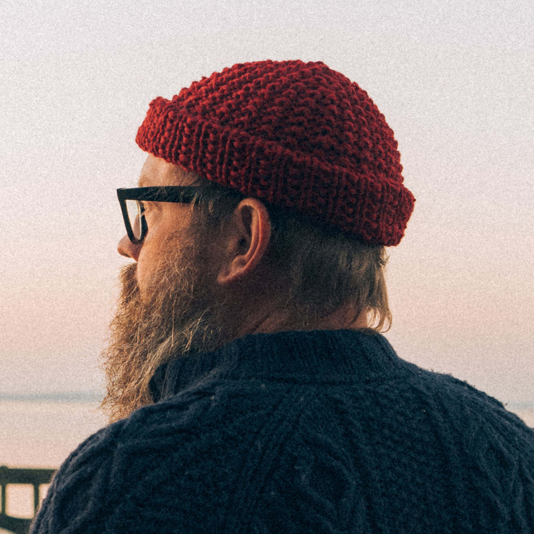 The Westcoaster – hand knit chunky wool beanie, wine red, back view