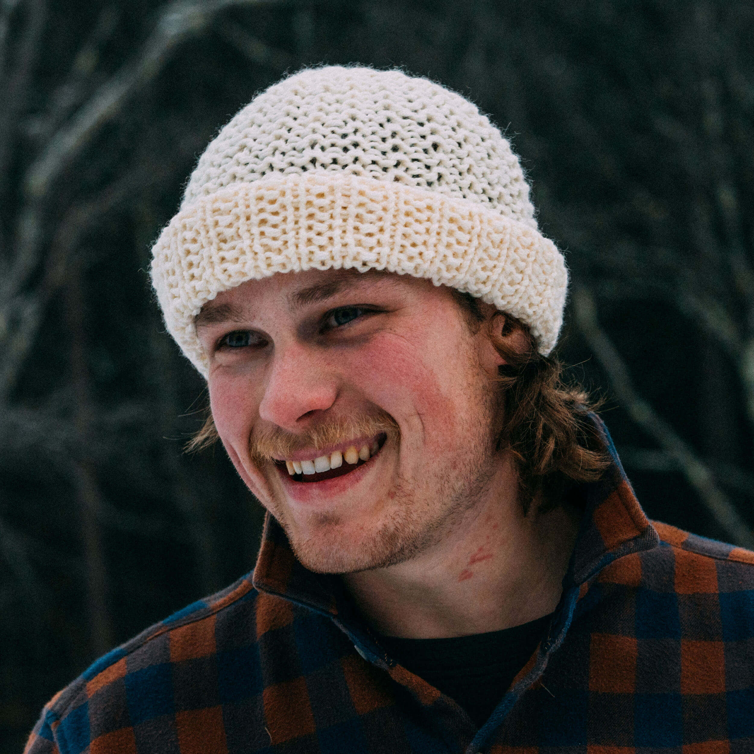 Chunky Wool Beanie – Norwegian Hand-Knit | The Westcoaster – Red